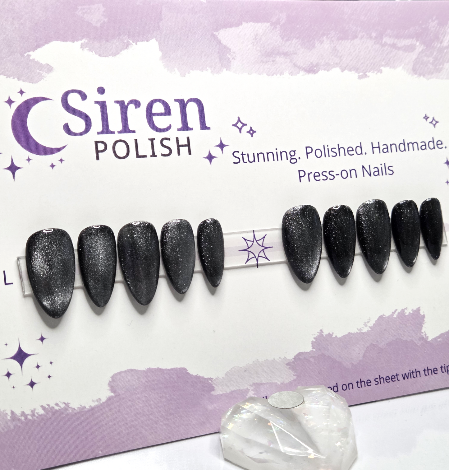 Siren's Gaze - Medium Almond Press-on Nails