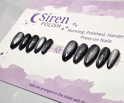 Siren's Gaze - Medium Almond Press-on Nails